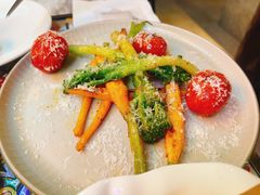 烤时蔬配帕玛森干酪-LESCEDARS Brasserie Bistro香柏树