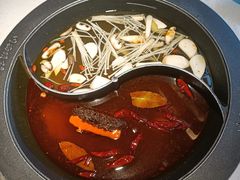 菌汤鸳鸯锅-川西坝子(苏州城市生活广场店)