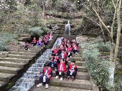 -宾果蒙特梭利托育儿童之家幼儿园(爱琴海店)