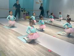 -艺熠舞蹈口才主持表演艺术中心(爱琴海校区)