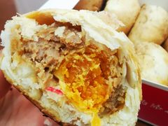 蛋黄鲜肉月饼-白玉兰传统小吃