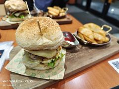 超厚芝士牛肉汉堡-魏斯理汉堡(西安沣东吾悦店)