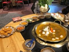 -顶顶汤火牛排火锅·经典铜锅涮肉