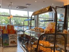 面包甜点陈列柜-面包新语(上地华联店)