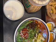 -云阿蛮云南生烫牛肉米线(奉贤路店)