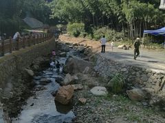 -梅岭月亮湾山体公园