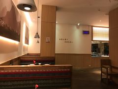 -蜜桃餐厅·伴山(湖滨商业街店)