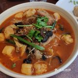 小牛肉，麻辣烫和牛河 豆腐嫩嫩的，蟹黄味很重