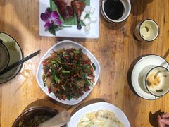 宣威小炒肉-老滇山寨•云南特色菜•地方菜•民族风情歌舞表演(金碧店)