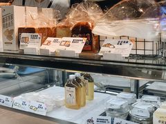 面包甜点陈列柜-喜茶(北京三里屯太古里店)