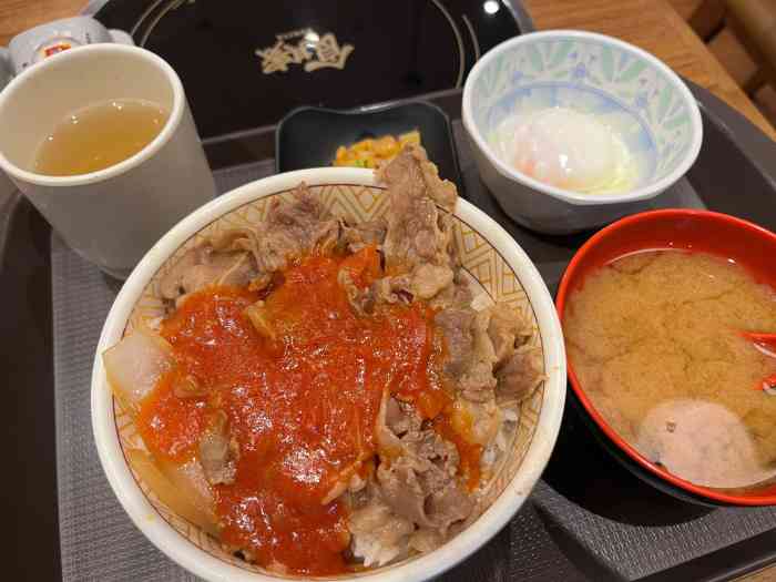 1人赞妃子笑05092022年6月7日打分[薄荷]环境: 店铺位于鲜橙广场,离