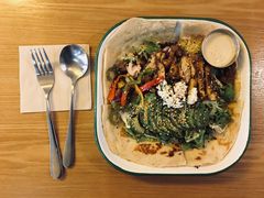 照烧鸡肉配牛油果拉法沙拉-HELLO 27 意面·沙拉·帕尼尼