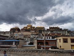 -噶丹松赞林寺