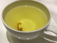 这个倒茶水的水壶总是堵着，水壶不出水，提醒需要茶包包着服务员还满脸不高兴-豪廷轩中餐厅·特色云南菜(温德姆至尊豪廷大酒店)