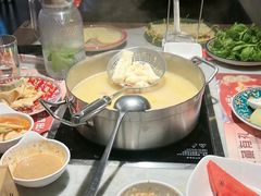 -尚尚仙·酸汤猪手·猪肚鸡火锅(华联万柳购物中心店)