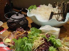 -老牌坊云南鱼豆花火锅(爱建店)