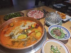 -洱火云南酸菜牛肉火锅(石景山当代商城店)