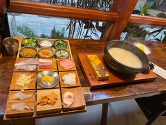 -银米·云南传统过桥米线(双廊黑金冠店)
