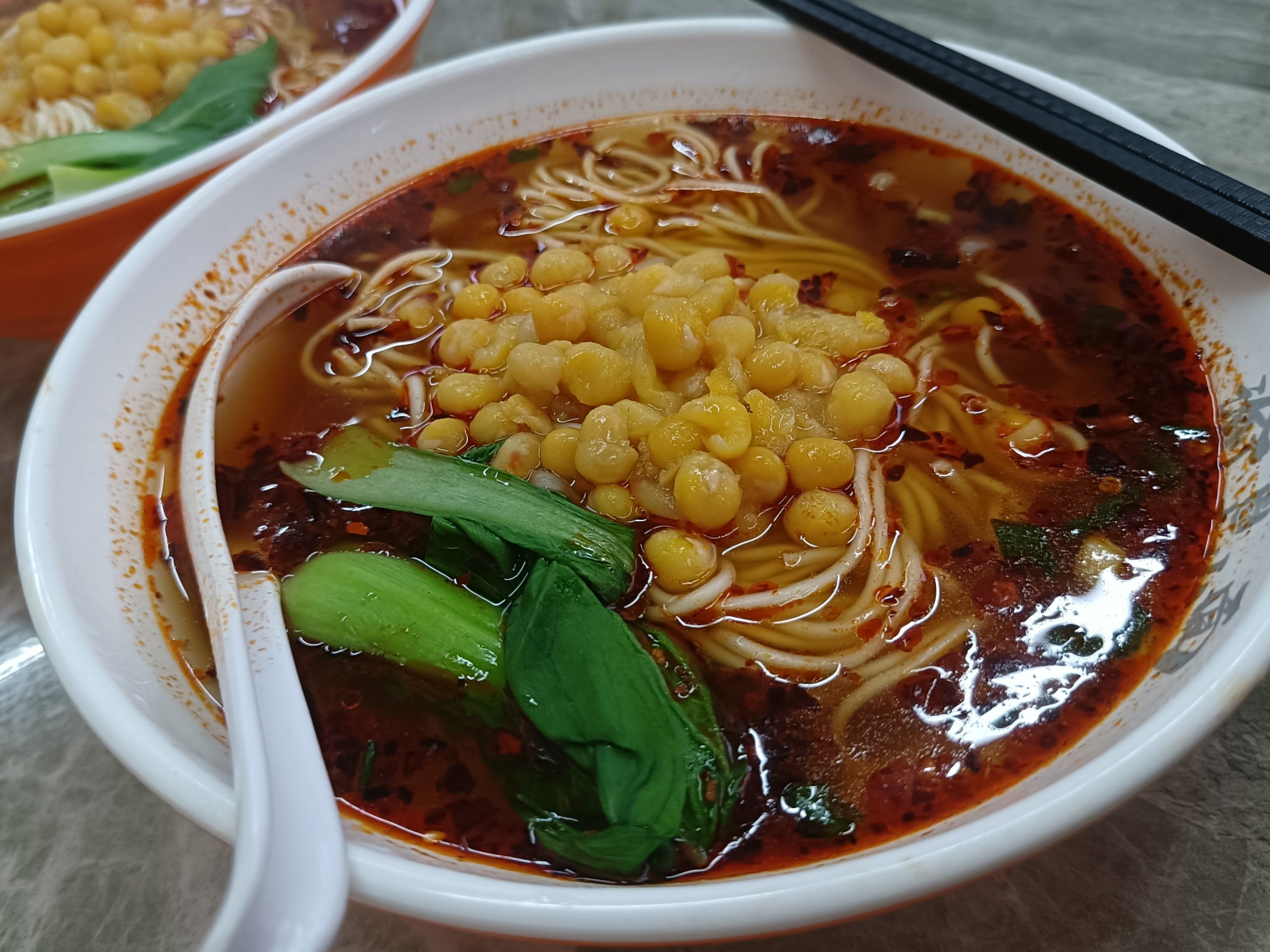 豌豆小面团购价6.9,豪华版也才8元.吃过挺多家
