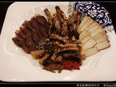-百年川椒重庆老火锅(光谷店)