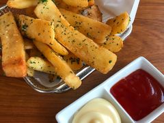 -Chom Cafe and Restaurant