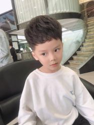 -苏奇发型·烫发染发