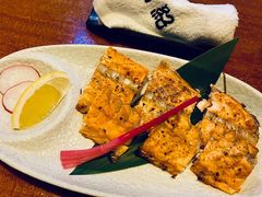 三文鱼骨-由紀日本料理·炭火燒肉