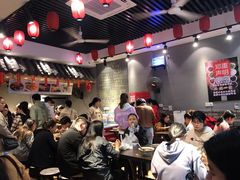 大堂-爆炸头阿姨小四川正宗川味小吃(无任何分店)