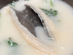 酸菜鱼-LESCEDARS Brasserie Bistro香柏树