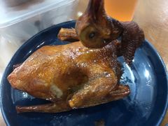 红烧乳鸽-煲煲掂风味煲仔饭餐厅(西区店)