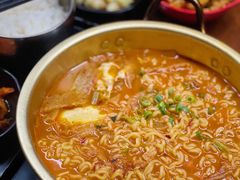 泡菜培根辛拉面-米屋石锅拌饭(师大店)