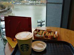 靠窗位-星巴克(杭州大厦C座店)