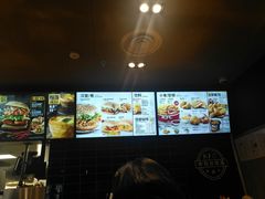-肯德基(中纬店)
