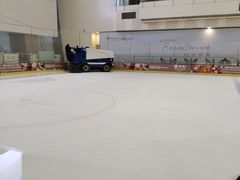 -冰纷万象滑冰场(二七万象城店)