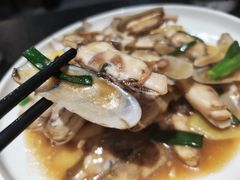 葱姜炒蛏子-潮三爷砂锅焗海鲜·生腌·海鲜粥(朝晖店)