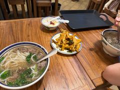 -云阿蛮云南生烫牛肉米线(奉贤路店)