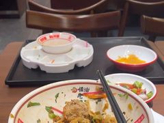 -顺溜·手工刀削面·黑金店(铜锣湾店)