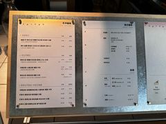 -彳亍咖啡·这里(水湾路店)