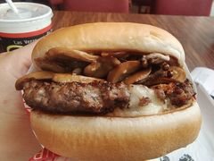 蘑菇牛肉汉堡-FATBURGER 特富客汉堡(外交公寓店)