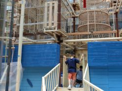 -PIPIKINGDOM皮皮王国欢乐号(欢乐海岸购物中心店)