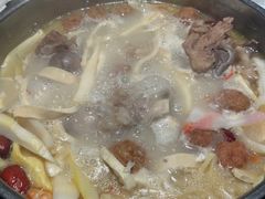 -三人行骨头王火锅(长寿店)