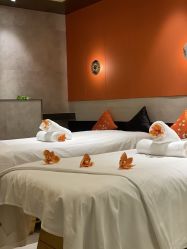 -禾颜社·精致美容