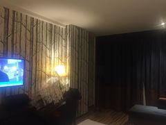-桔子酒店(深圳东门湖贝地铁站店)