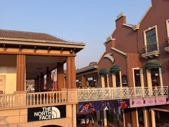 -王府井奥莱临潼小镇(临潼店)