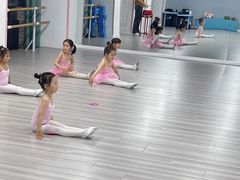 -雅米拉艺术中心(少儿舞蹈培训)