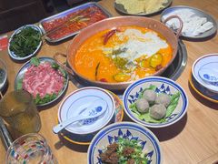 -洱火云南酸菜牛肉火锅(石景山当代商城店)