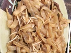 牛肉鸡蛋炒牛河-贞姨美食·老字号海鲜大排档