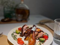 -春树下·树屋花房西餐厅(罍街AS1980店)