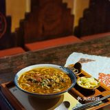 陳自在探店｜在古城民居博物馆里吃碗正宗米线