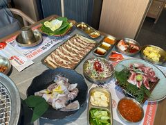 -草家酱蟹炭火烤肉店(珲春南路一店)